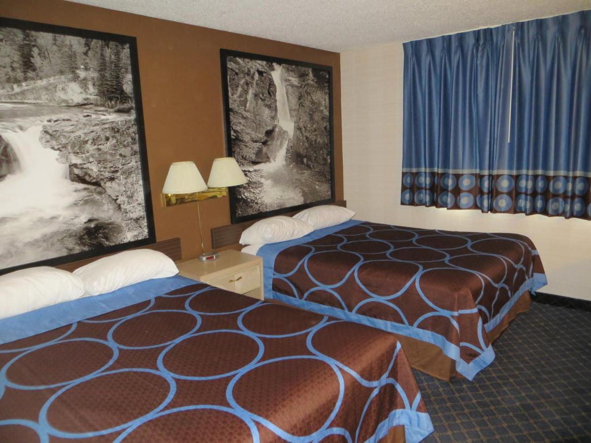 Super 8 By Wyndham Red Deer Hotell Rom bilde